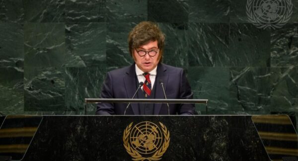 Argentina denuncia vuelos no autorizados entre Islas Malvinas y Punta Arenas: anuncia acciones legales y arbitraje...