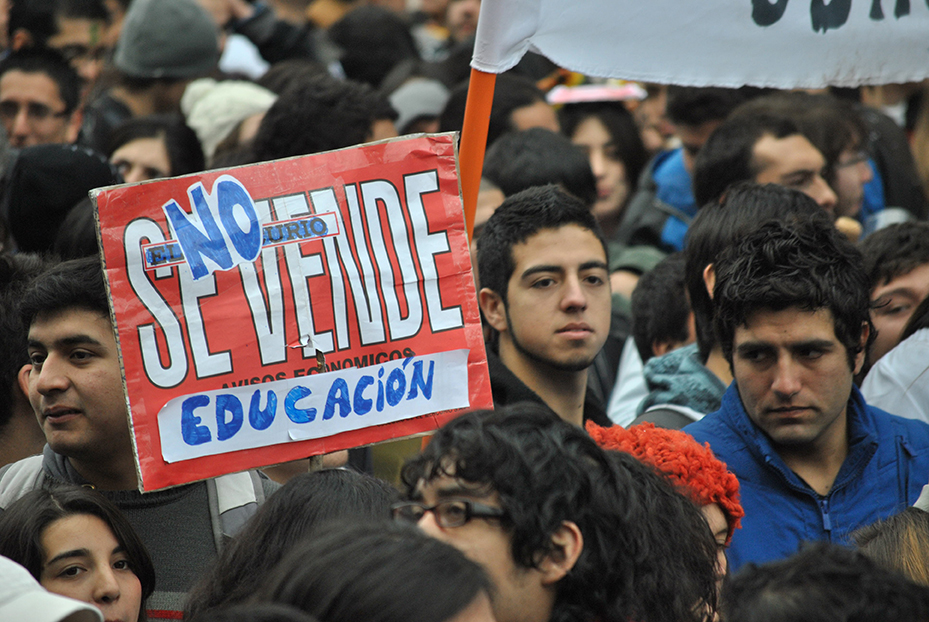 Gratuidad universitaria en la mira: Gobierno plantea revisión de requisitos y estudiantes convocan a paro nacional