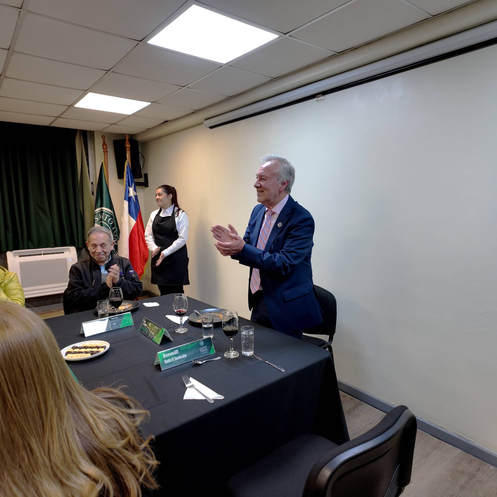 RE: NP: Santo Tomás Chillán realiza homenaje a trabajadores radiales de la Región de Ñuble