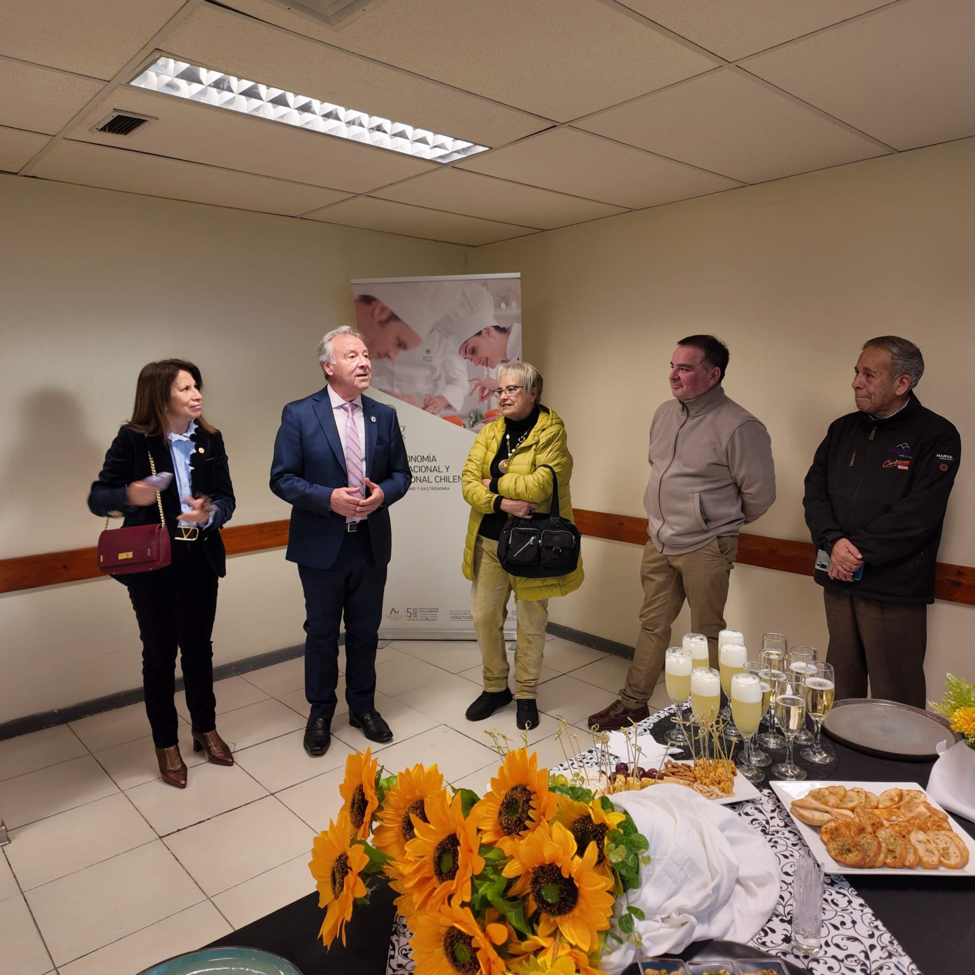 RE: NP: Santo Tomás Chillán realiza homenaje a trabajadores radiales de la Región de Ñuble