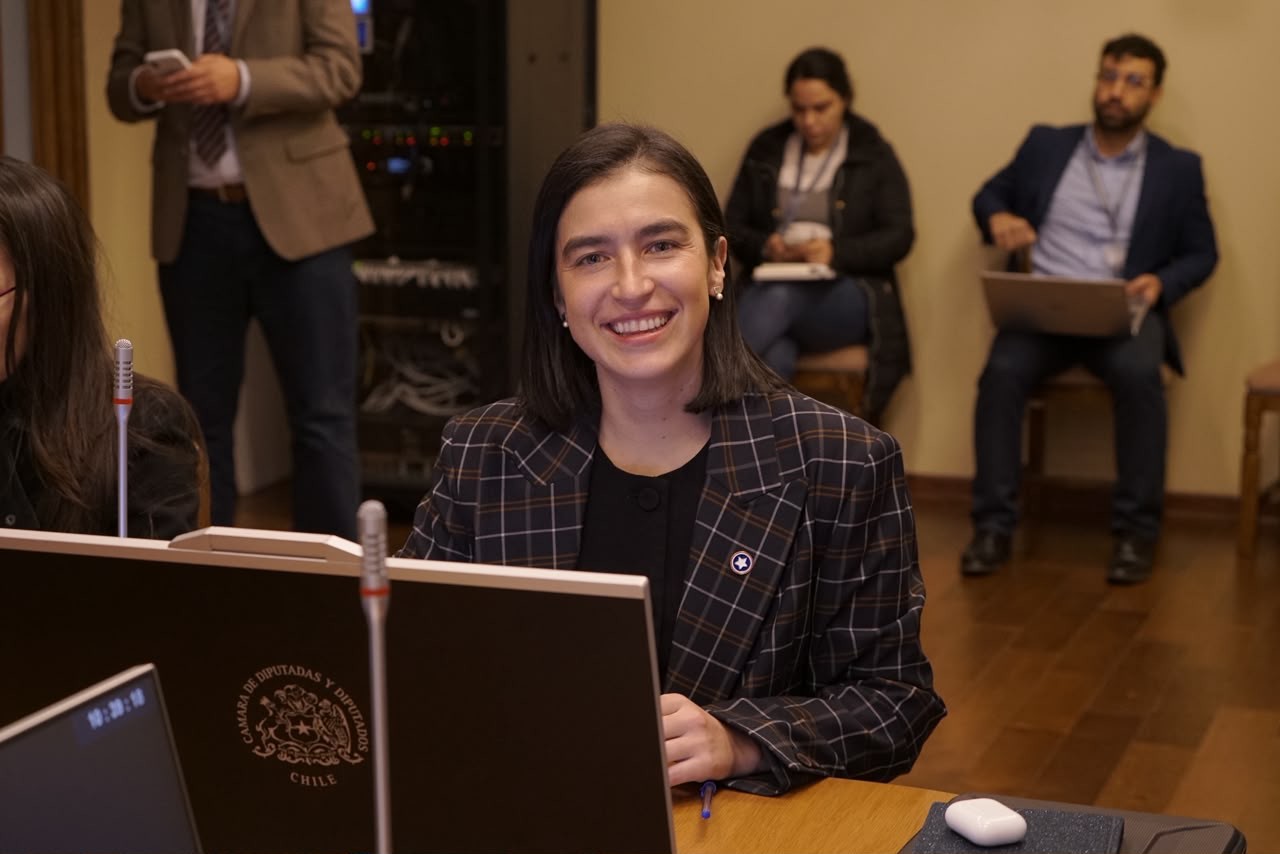 Diputada Paz Charpentier solicita acciones tras irregularidades en licencias médicas de funcionarios del Biobío
