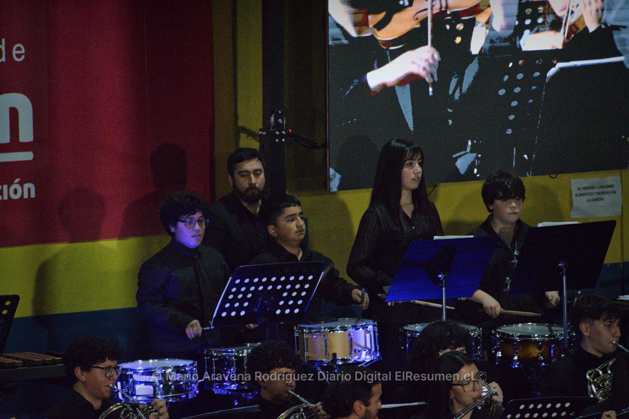Más de 200 jóvenes músicos cerraron encuentro de orquestas en la Casa del Deporte de Chillán