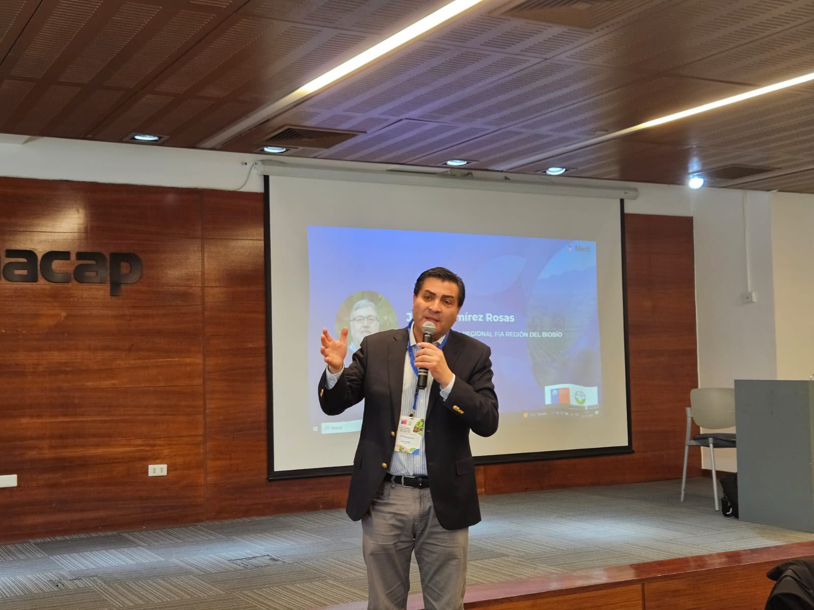 Seremi de Agricultura del Biobío participó en Encuentro Regional de Innovación Agraria FIA 2026