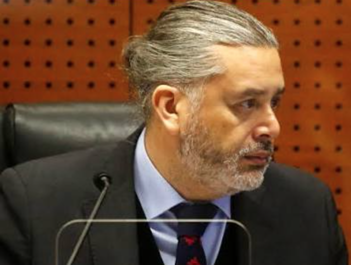 Corte Suprema remueve a tres jueces incluidos Daniel Urrutia por utilizar licencias médicas durante viajes al...