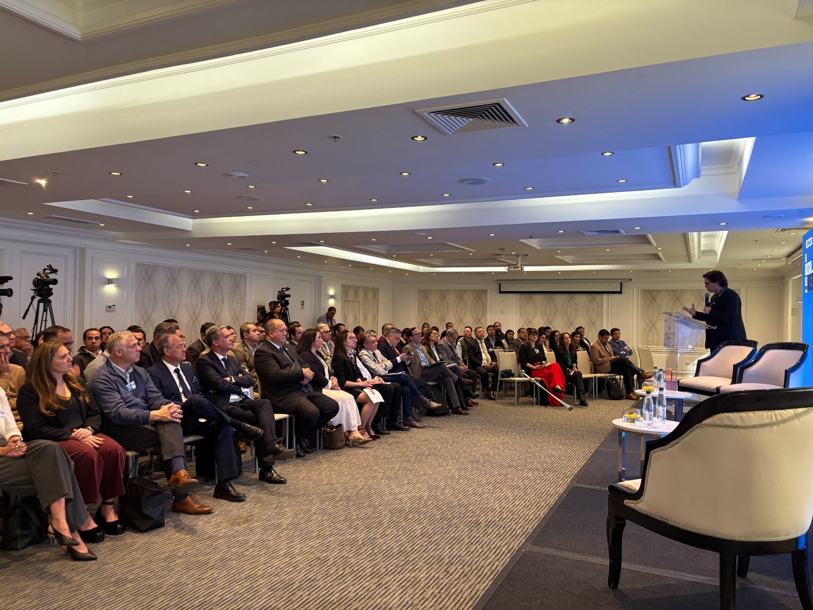 autoridades-destacaron-colaboracion-publico-privada-como-necesidad-estrategica-y-rol-comunicacional-para-enfrentar-percepcion-de-inseguridad