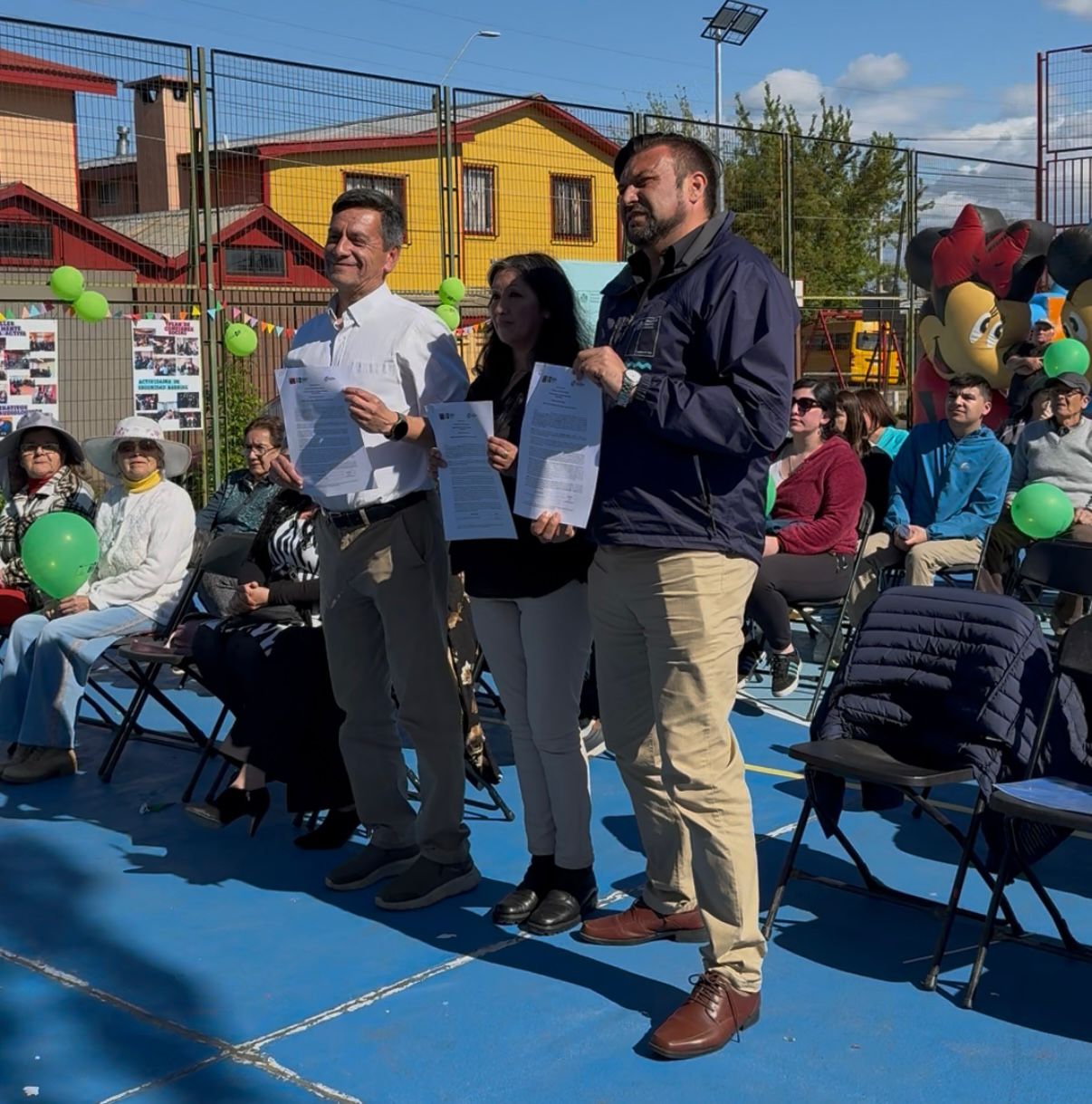 Se lleva a cabo la firma de contrato del programa Quiero Mi Barrio en San Carlos, Chile