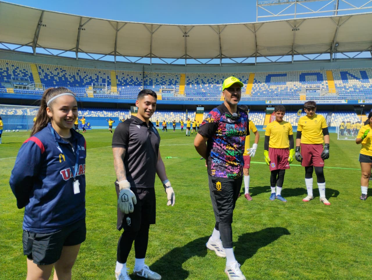 Claudio Bravo llevó clínica deportiva a Concepción