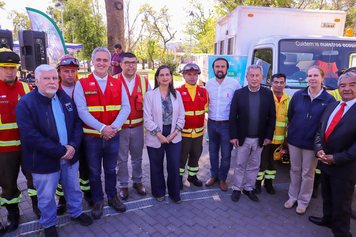 Comunicado de prensa Minagri - Ministra Fernández presenta Plan 2025-2026 para la prevención y combate de incendios forestales en la región de Ñuble