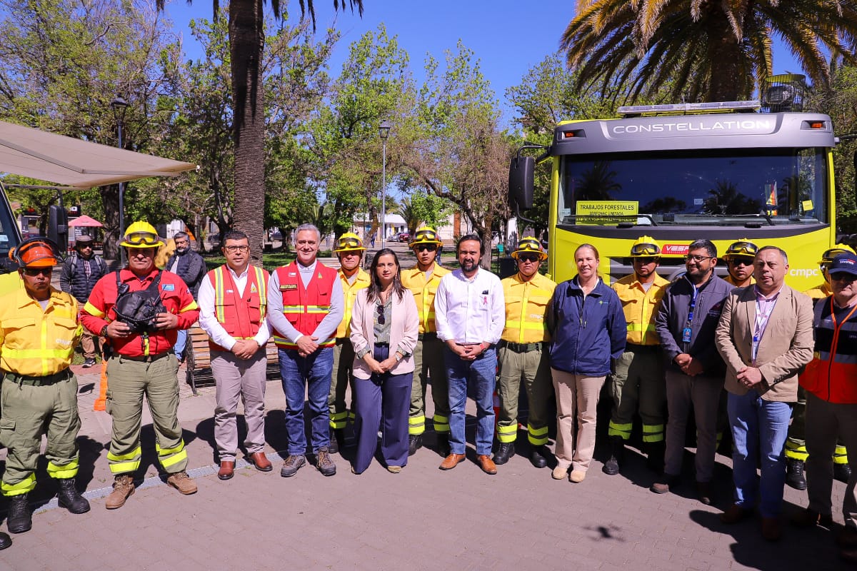 Comunicado de prensa Minagri - Ministra Fernández presenta Plan 2025-2026 para la prevención y combate de incendios forestales en la región de Ñuble