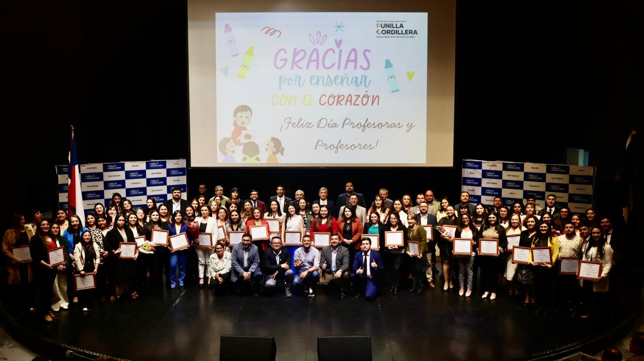 COMUNICADO-Punilla Cordillera homenajeó a sus profesores y profesoras con emotiva ceremonia