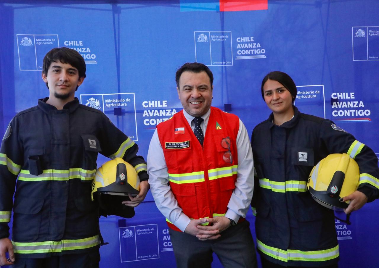 RV: CONAF y Bomberos firman protocolo para fortalecer la respuesta ante incendios forestales