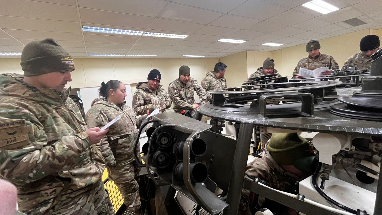 La V División de Ejército de Chile capacita a especialistas en el sistema Leopard 1V