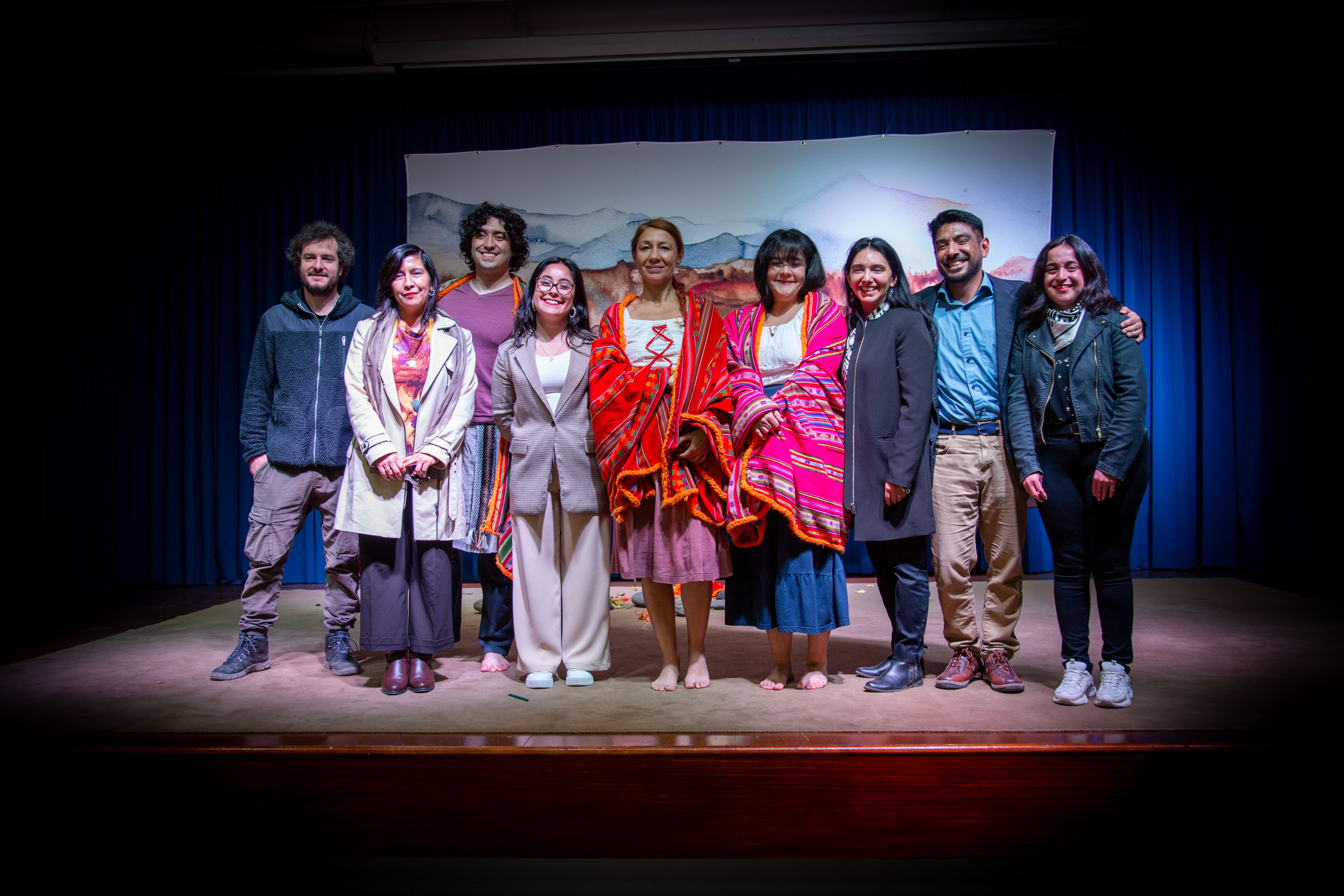 Escolares de distintos establecimientos disfrutan obra de teatro "Dulcinea Encadenada"