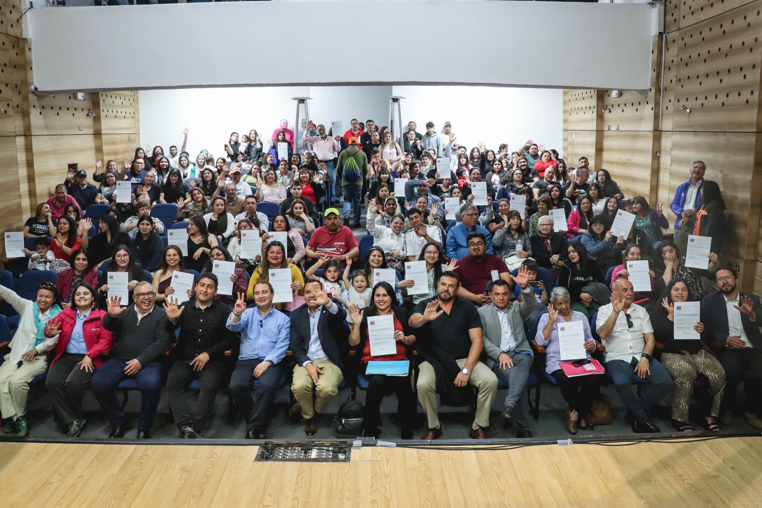 118 familias de Chillán Viejo reciben subsidio habitacional