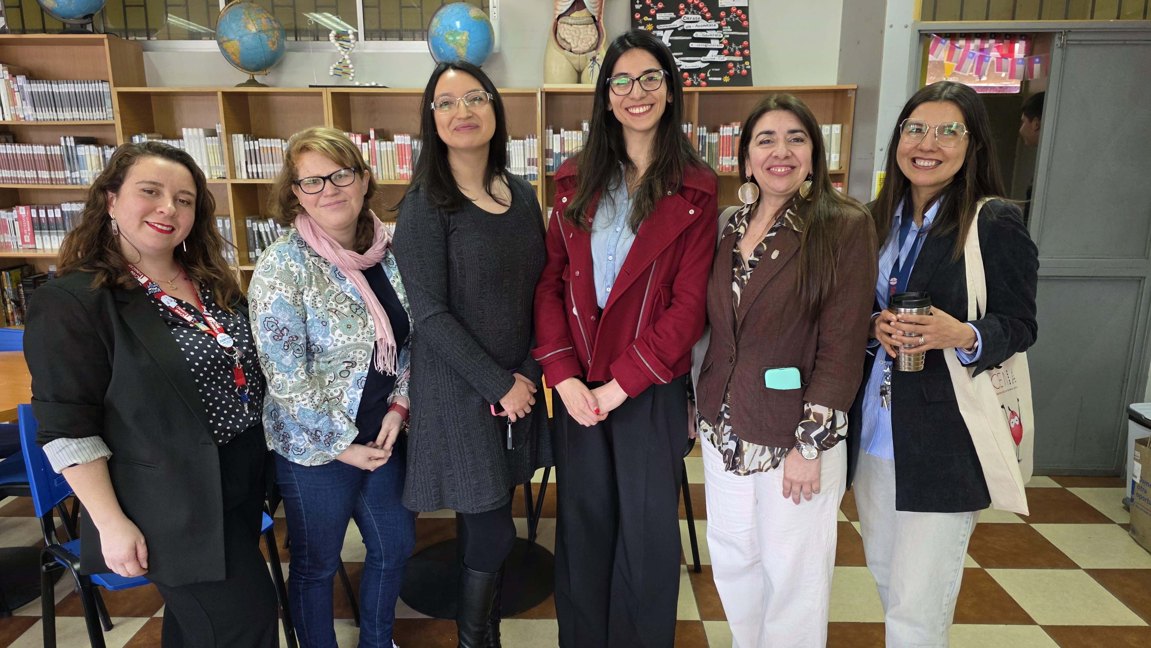 Encuentro en Chillán Inspira a Alumnas a Abordar Carreras STEM a Través de Mujeres Científicas