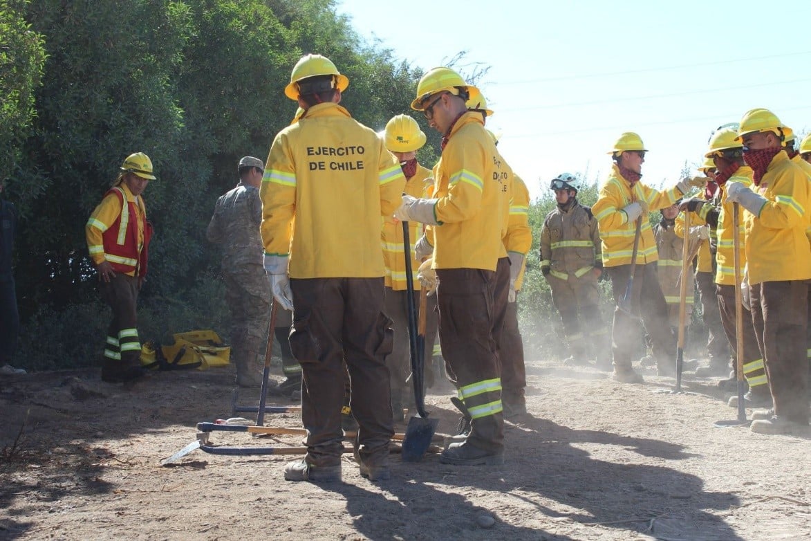 Autoridades destacan la importancia de las brigadas para la prevención de incendios en Chile