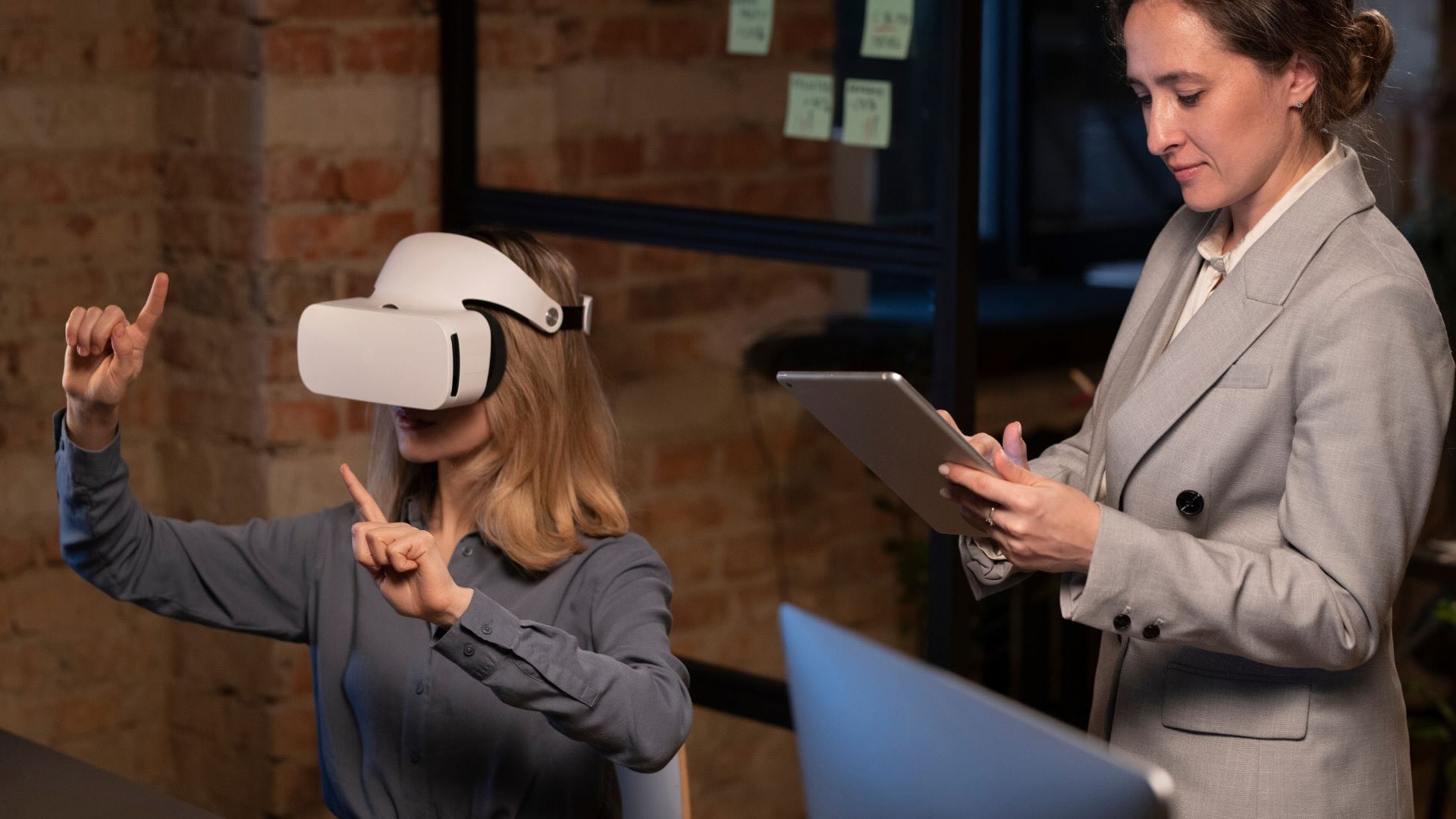 La integración de la inteligencia artificial en la certificación de competencias laborales en Chile