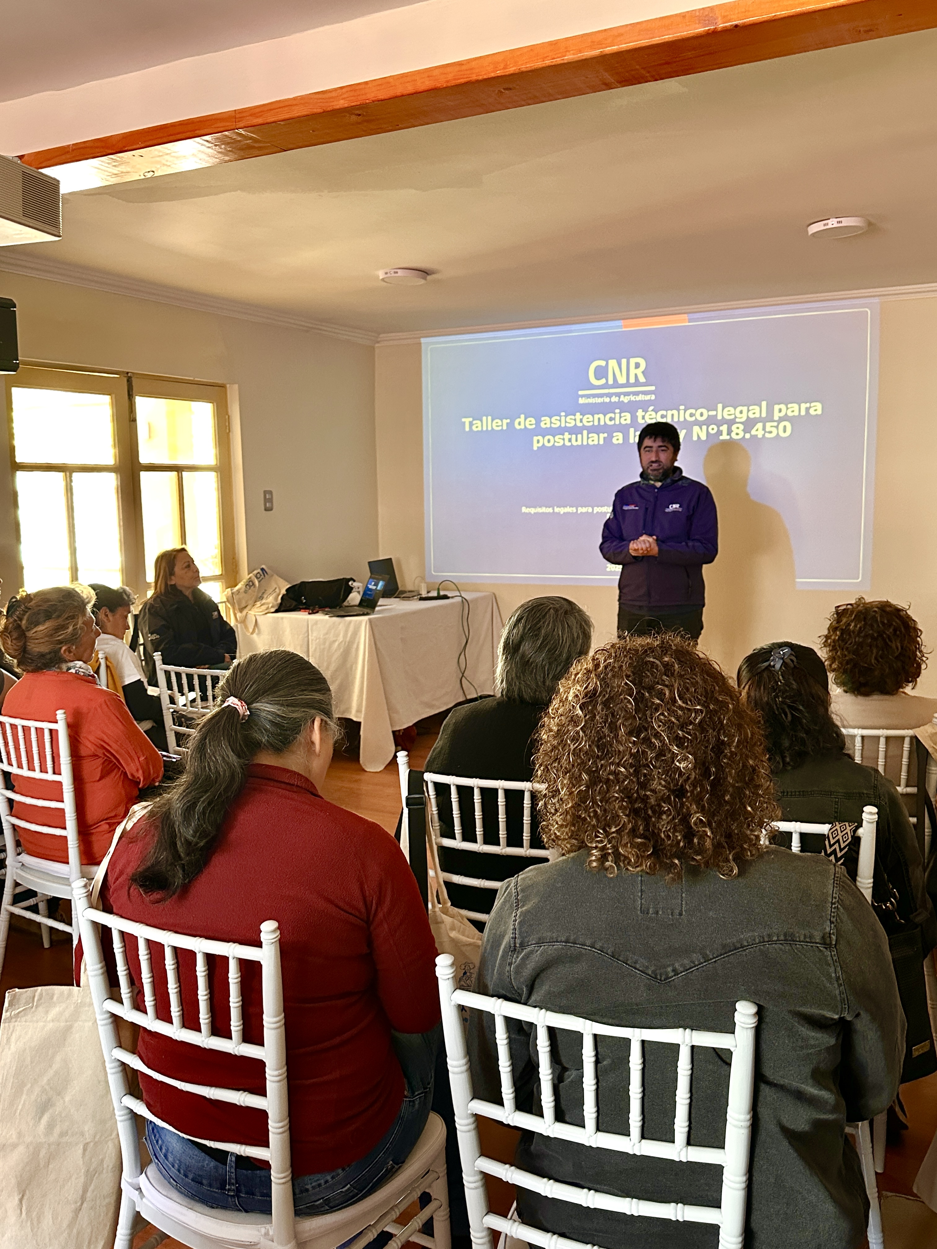 CP "Mujeres del Maule se abren camino en la innovación agrícola a través de programa de capacitación de la Comisión Nacional de Riego"