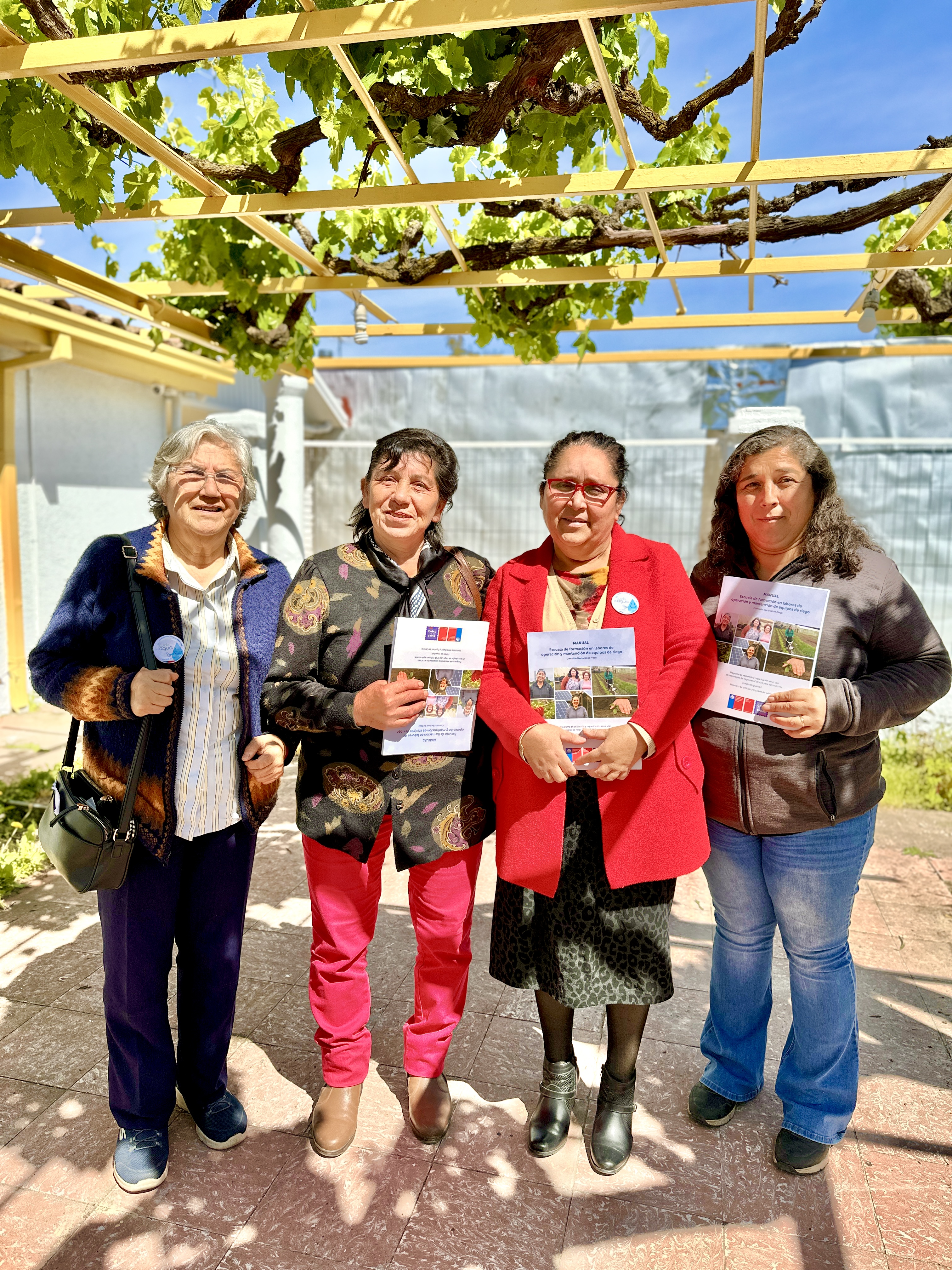 CP "Mujeres del Maule se abren camino en la innovación agrícola a través de programa de capacitación de la Comisión Nacional de Riego"
