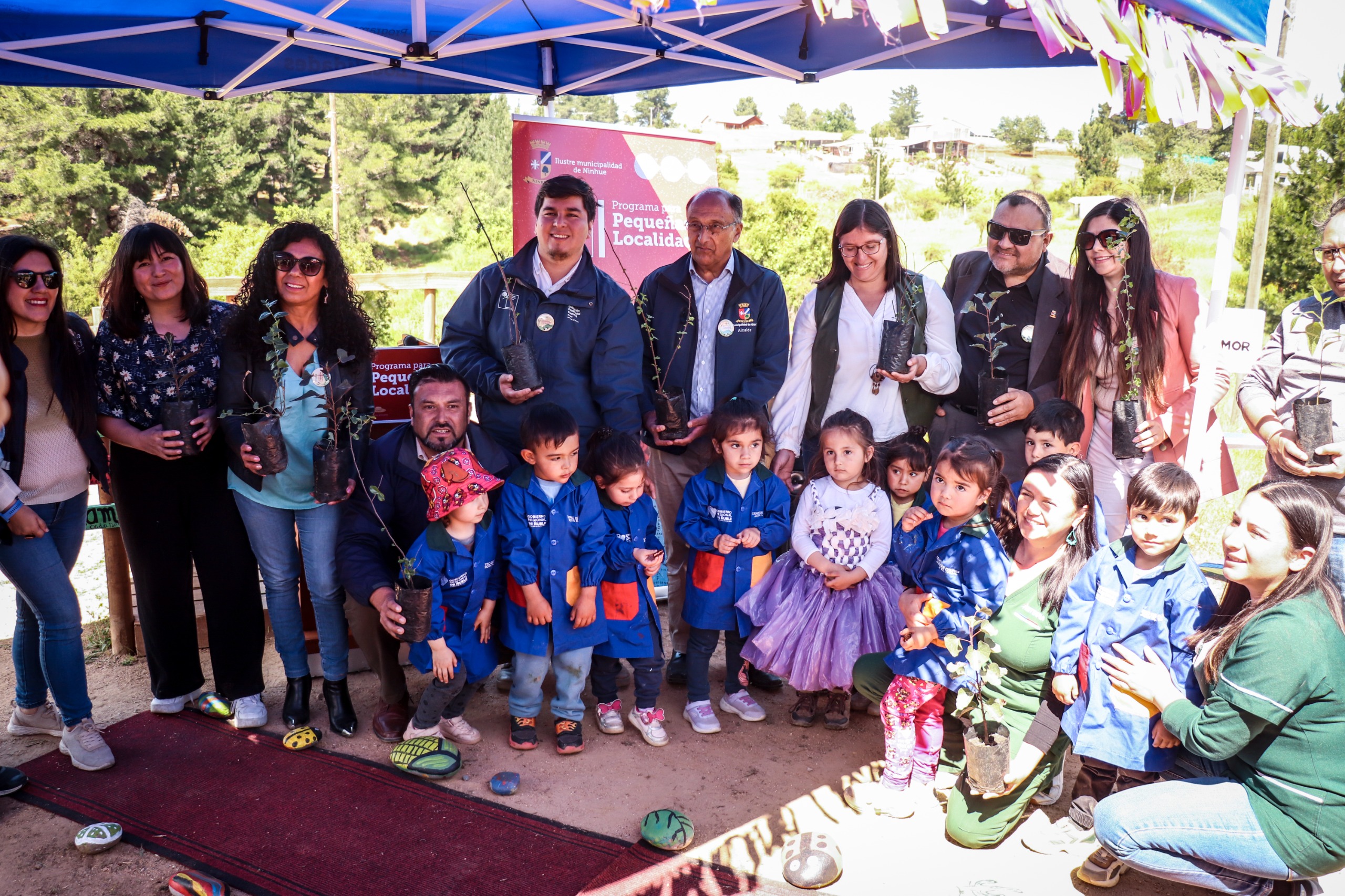 Ninhue celebra los 10 años del Programa Pequeñas Localidades con arborización del Parque Ramadero