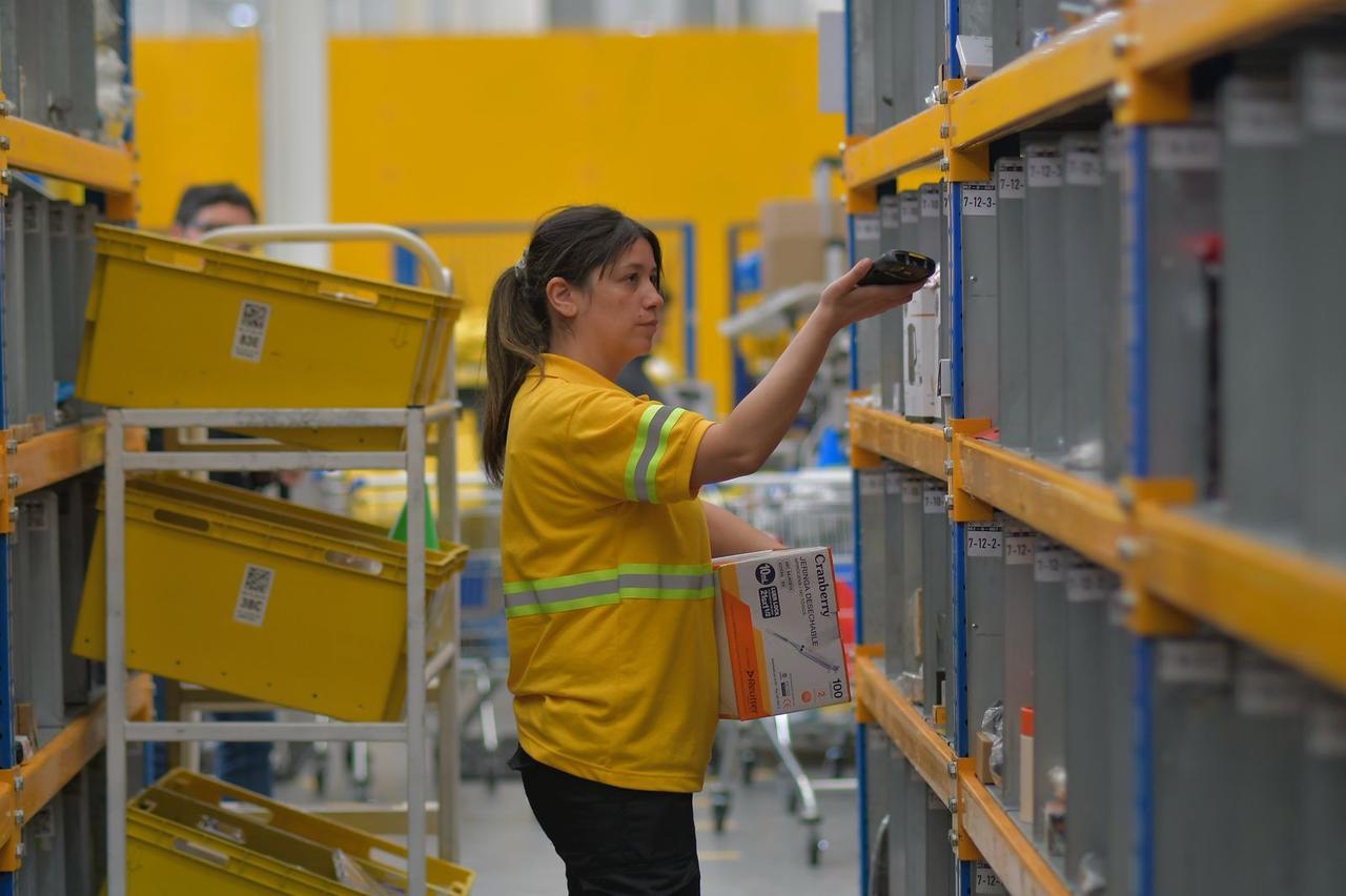 Mercado Libre inaugura su primer centro de almacenamiento en San Pedro de la Paz, Biobío