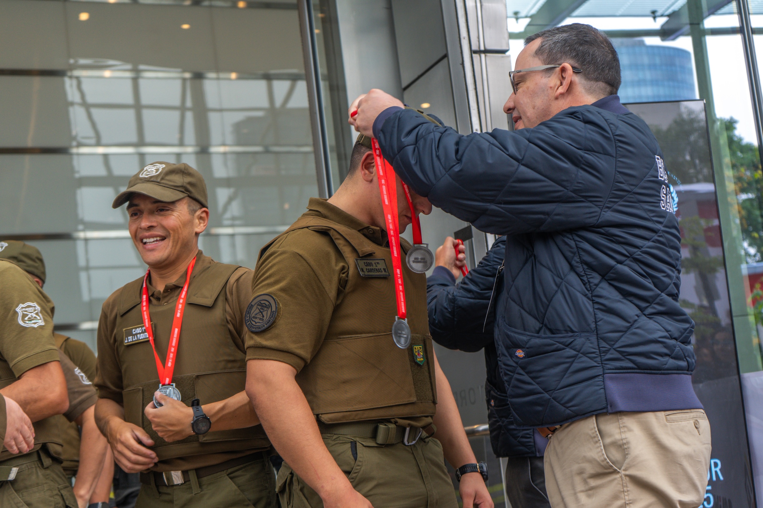 Récord de 2.300 bomberos celebran 10° aniversario  de “Corremos por la Vida” en el Costanera Center