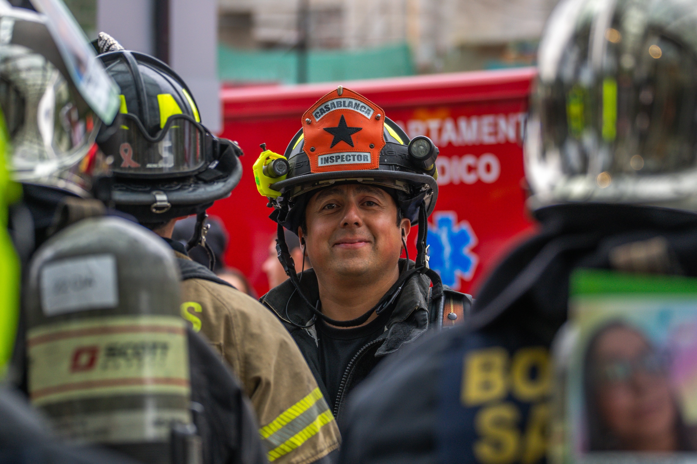 Los Bomberos de Santiago organizan evento benéfico que atrae a participantes nacionales e internacionales
