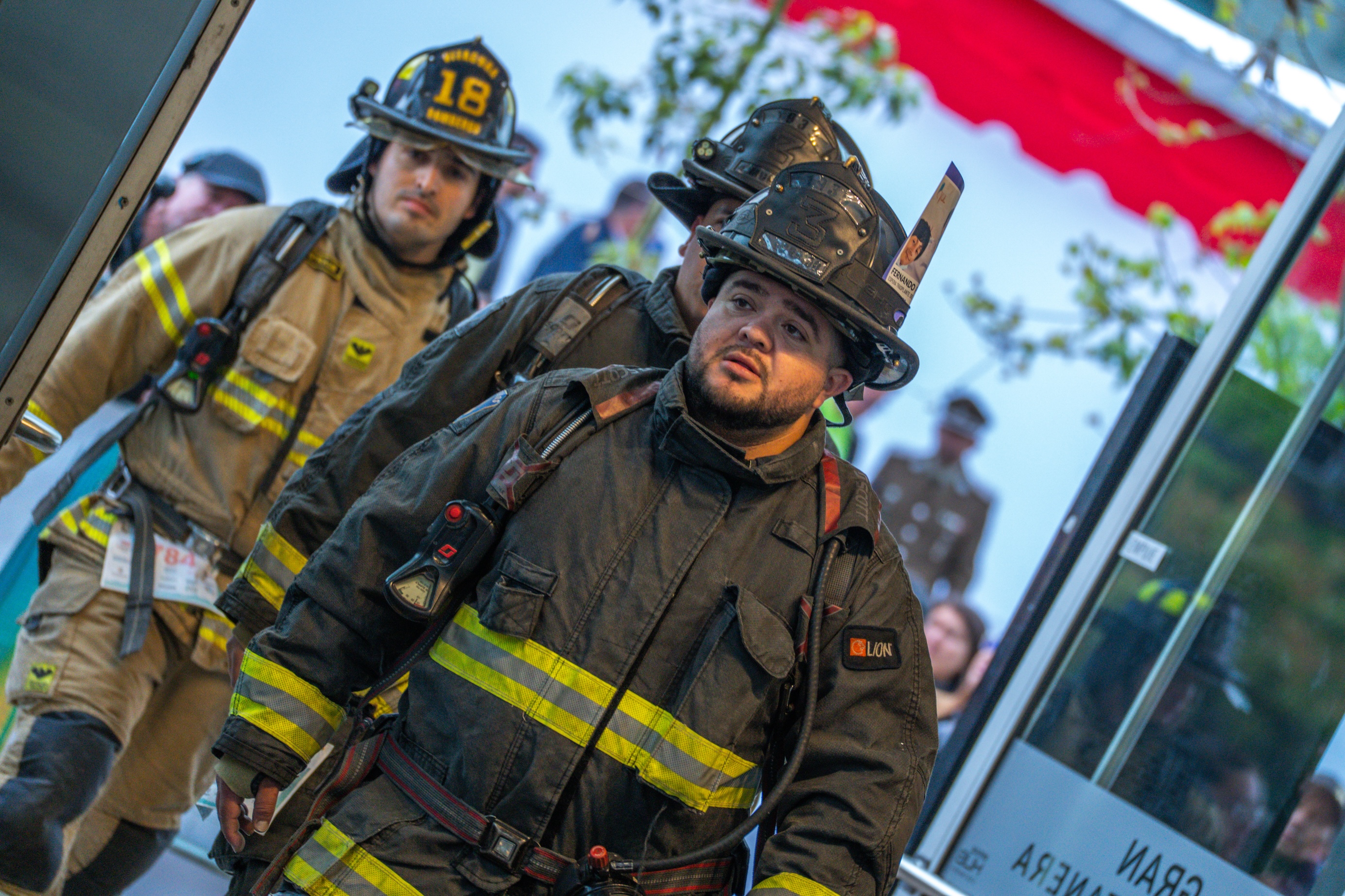 Récord de 2.300 bomberos celebran 10° aniversario  de “Corremos por la Vida” en el Costanera Center