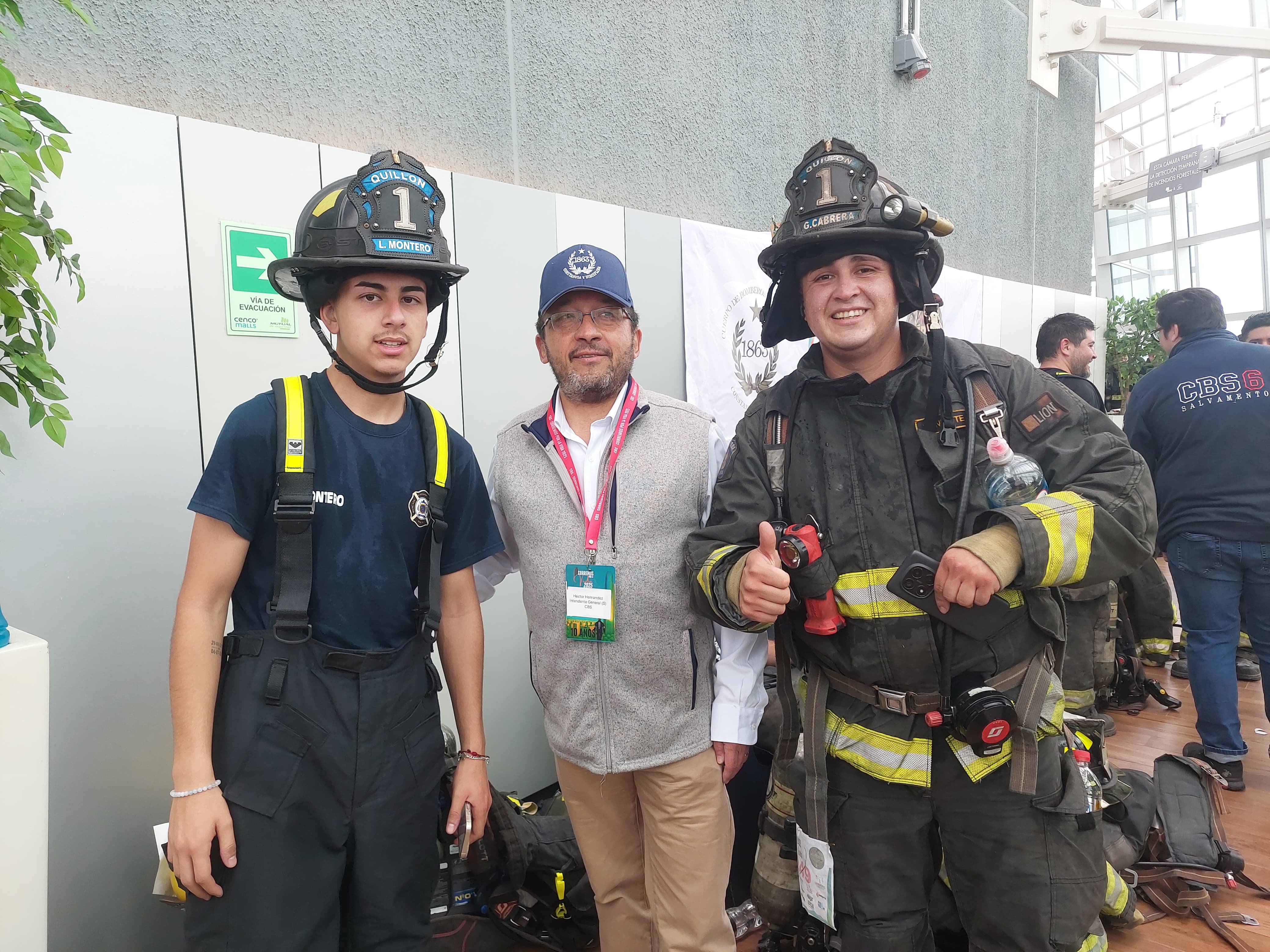 Récord de 2.300 bomberos celebran 10° aniversario  de “Corremos por la Vida” en el Costanera Center
