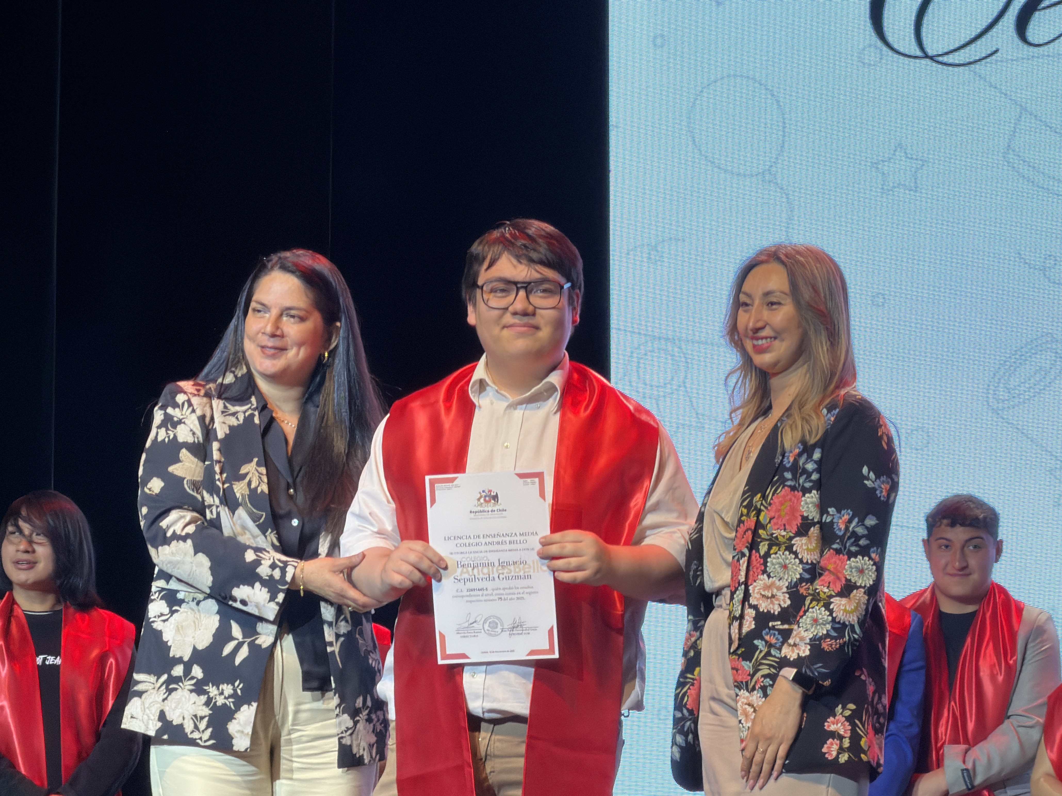 El Colegio Andrés Bello de Chillán Celebra la Licenciatura de la Generación 2025