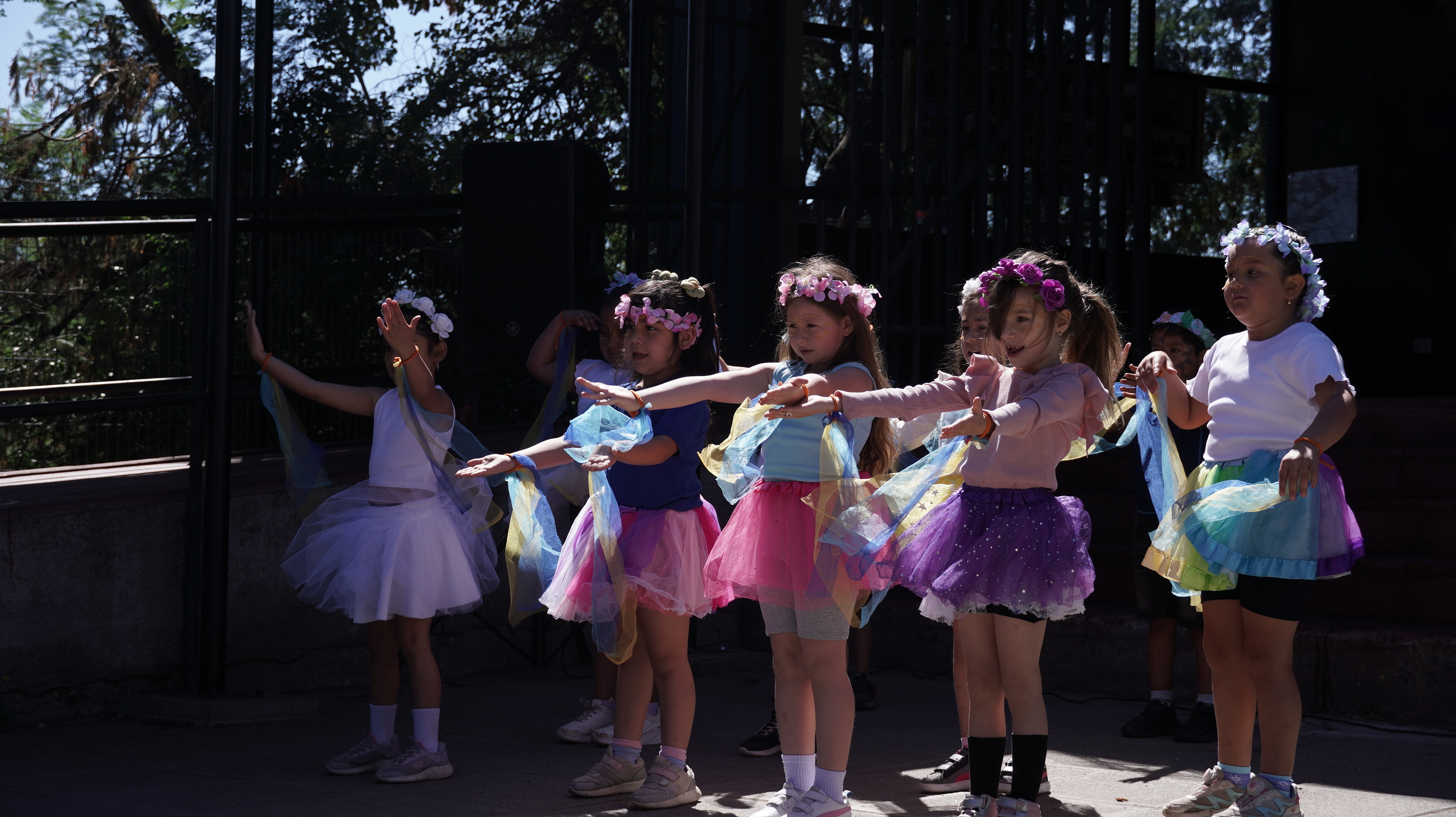 QMB Rucapequén: Inauguración Mural Flora y Fauna Escuela Básica