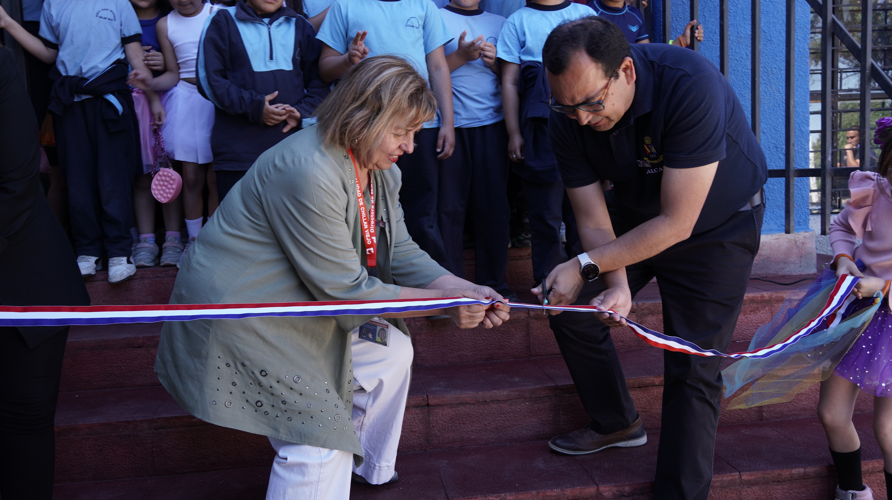 QMB Rucapequén: Inauguración Mural Flora y Fauna Escuela Básica