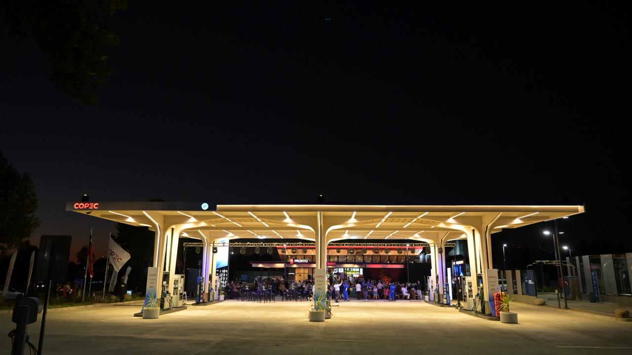Copec inaugura primera estación de combustibles 100% construida en madera en Chile