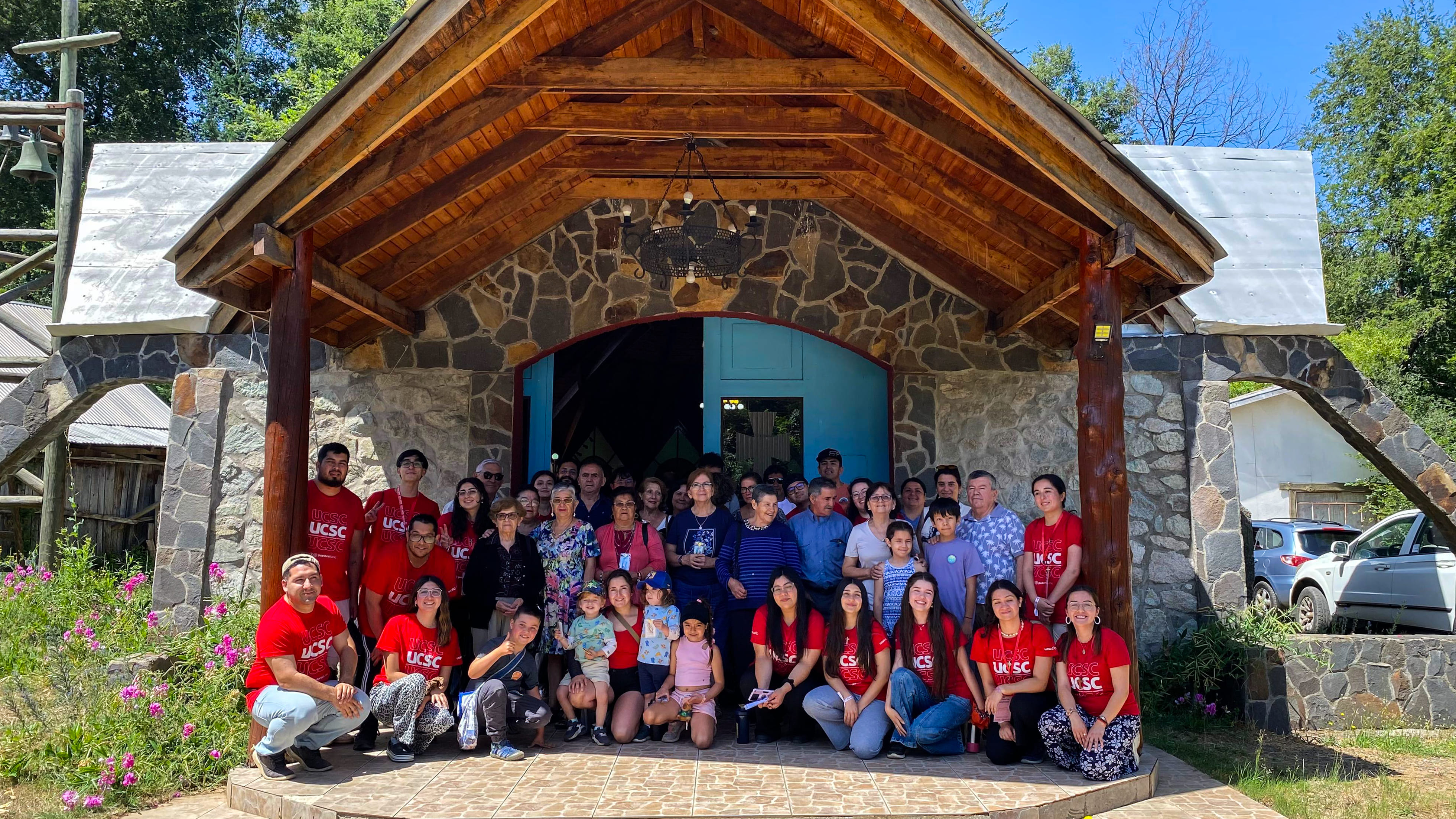 Estudiantes de la UCSC realizan acompañamiento y acciones solidarias en Pinto