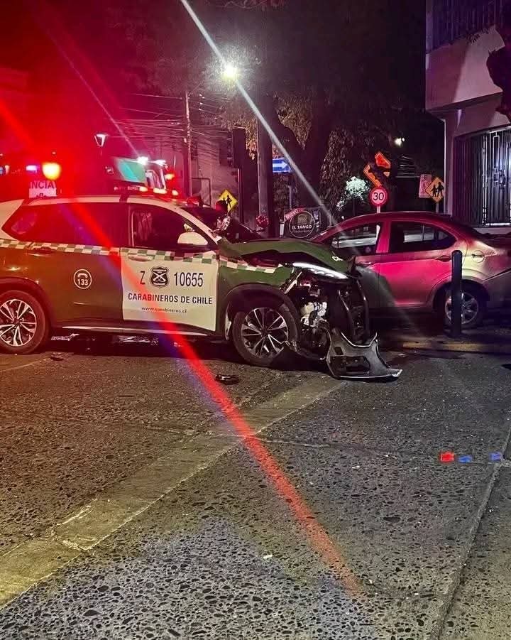 Persecución policial culmina en accidente vehicular en intersección de Chillán