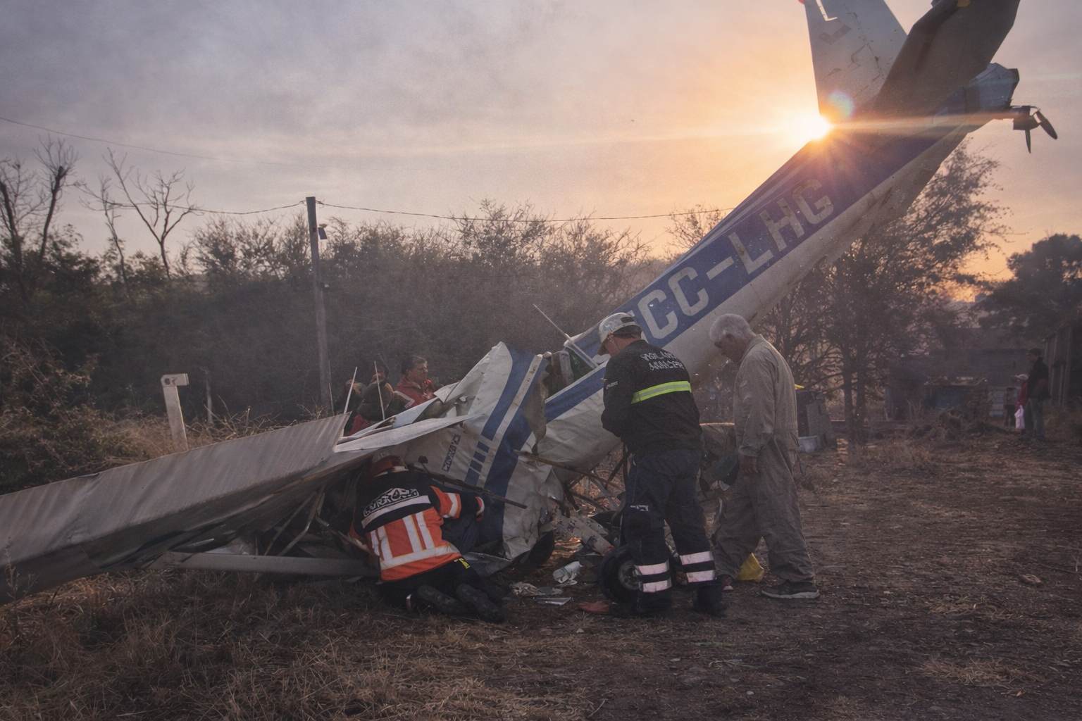 Accidente aéreo en Curacaví deja a una persona atrapada en la Ruta 68