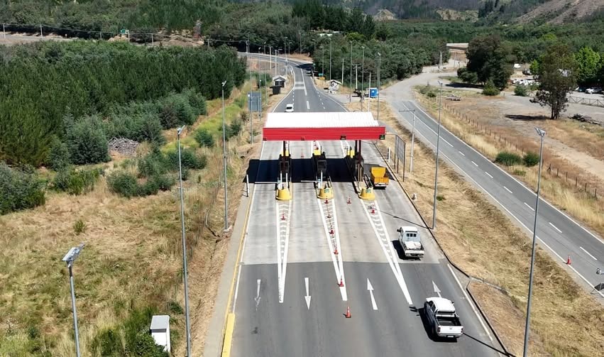 Se reanuda el cobro de peajes en la Autopista Concepción-Cabrero, Ruta La Madera y el peaje Chaimávida.