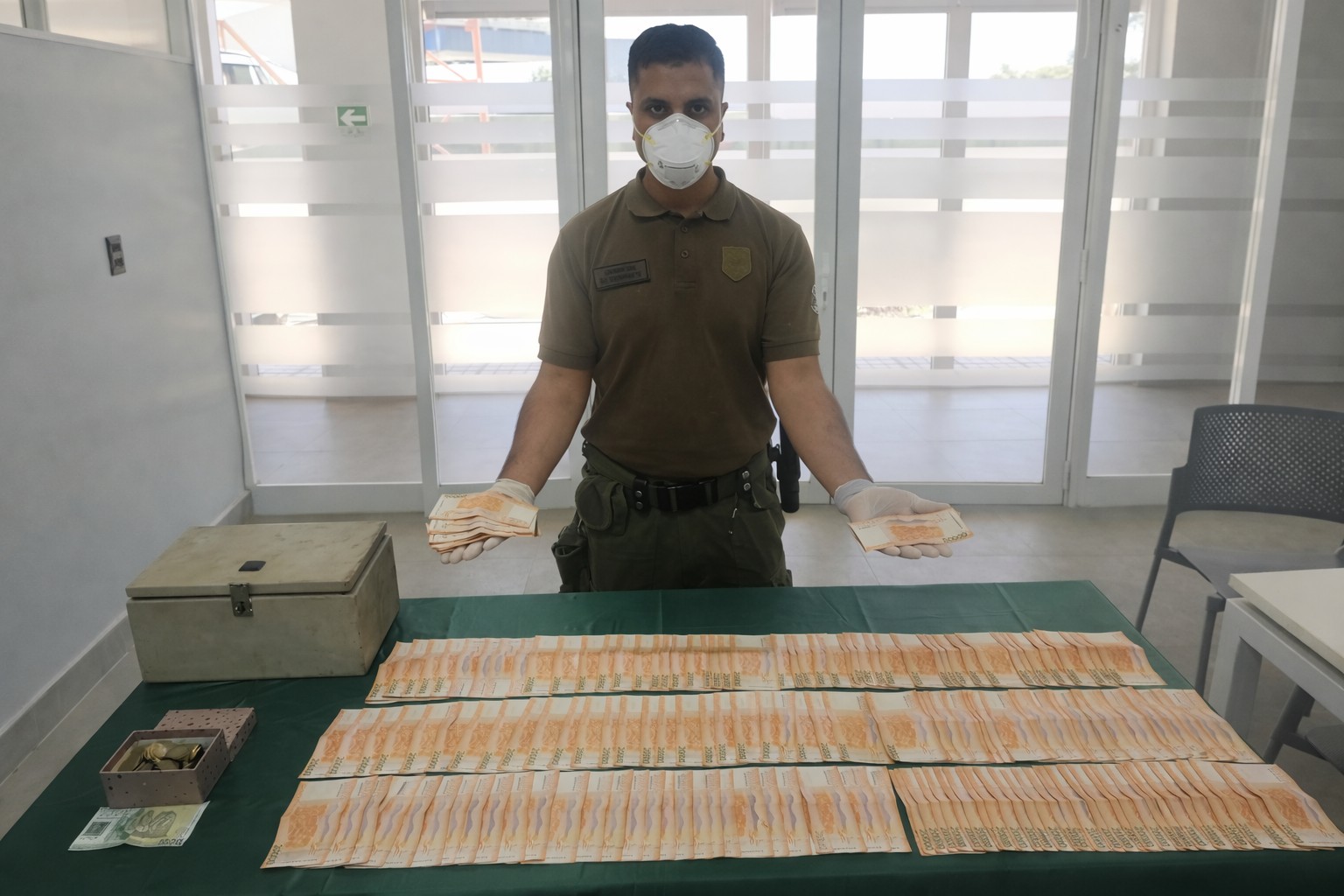 Detención en Quirihue: hombre huye con caja fuerte que contenía millones