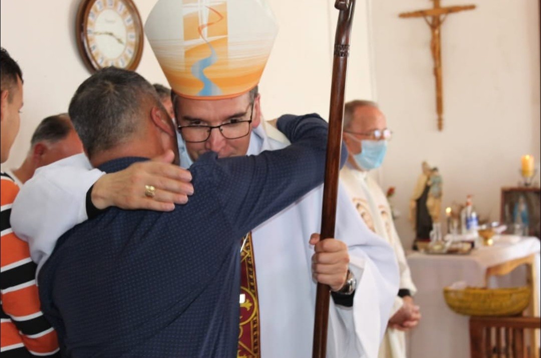 Obispo de Chillán oficia Misa en Penal de Quirihue y promueve reflexión y fe en Semana Santa