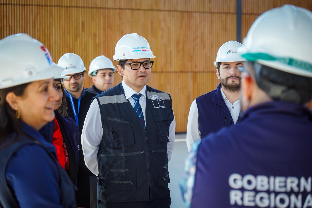 SEREMI DE DESARROLLO SOCIAL VISITA OBRAS DEL FUTURO CENTRO TELETON EN CHILLÁN