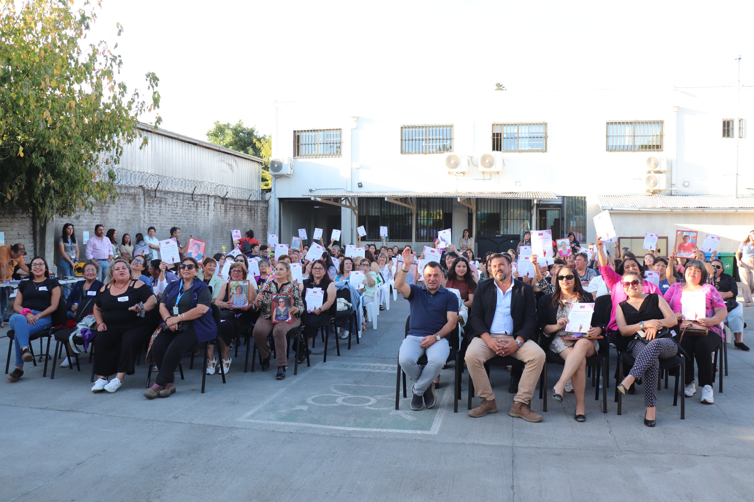 Minvu Ñuble Reconoce a Mujeres Dirigentes en Ceremonia por el Día de la Mujer