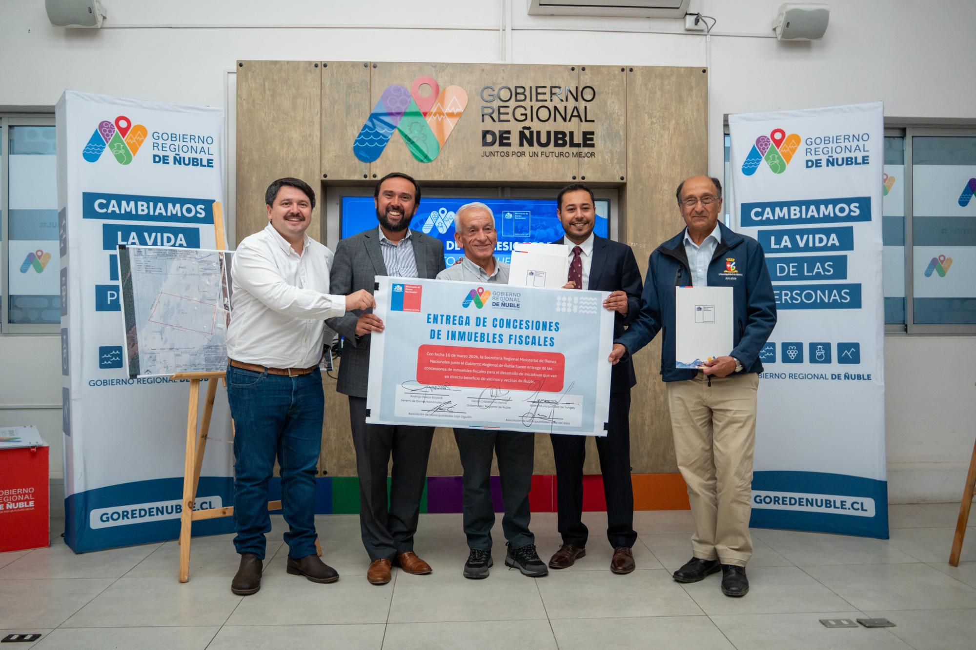 Gobierno Regional y Bienes Nacionales entregan concesiones de inmuebles fiscales para iniciativas comunitarias en Ñuble