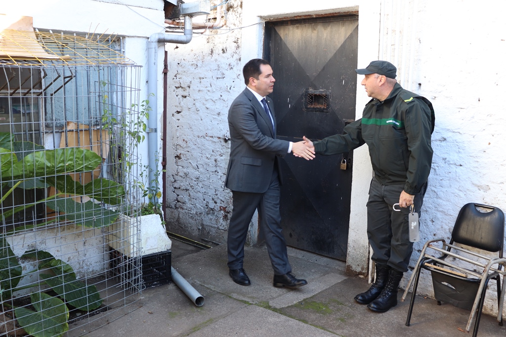 AUTORIDADES REGIONALES REALIZAN VISITA AL CENTRO DE CUMPLIMIENTO PENITENCIARIO DE CHILLÁN