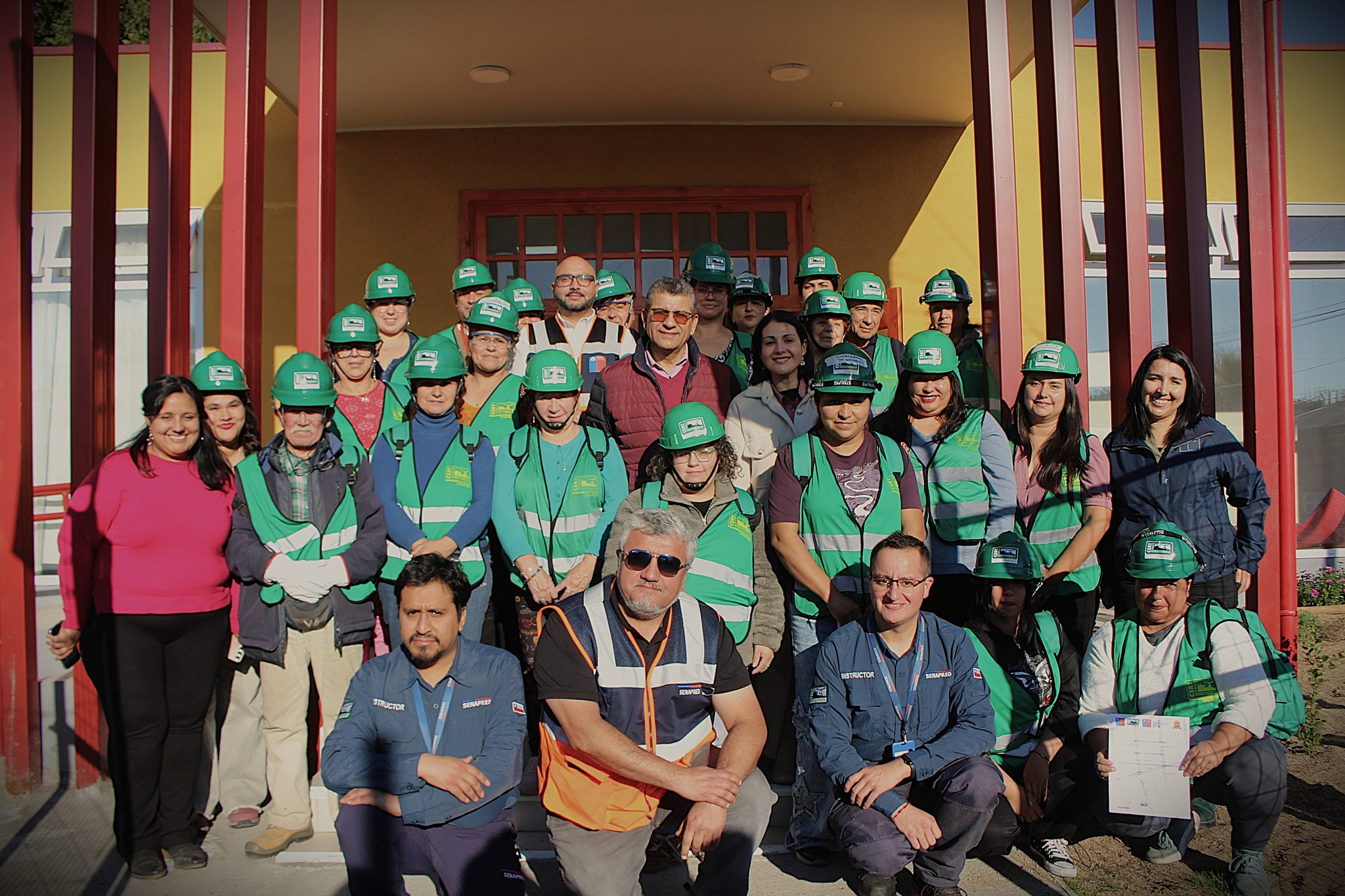 COMUNICADO Puente Ñuble certifica a más de 20 residentes como Equipo Comunitario de Emergencias