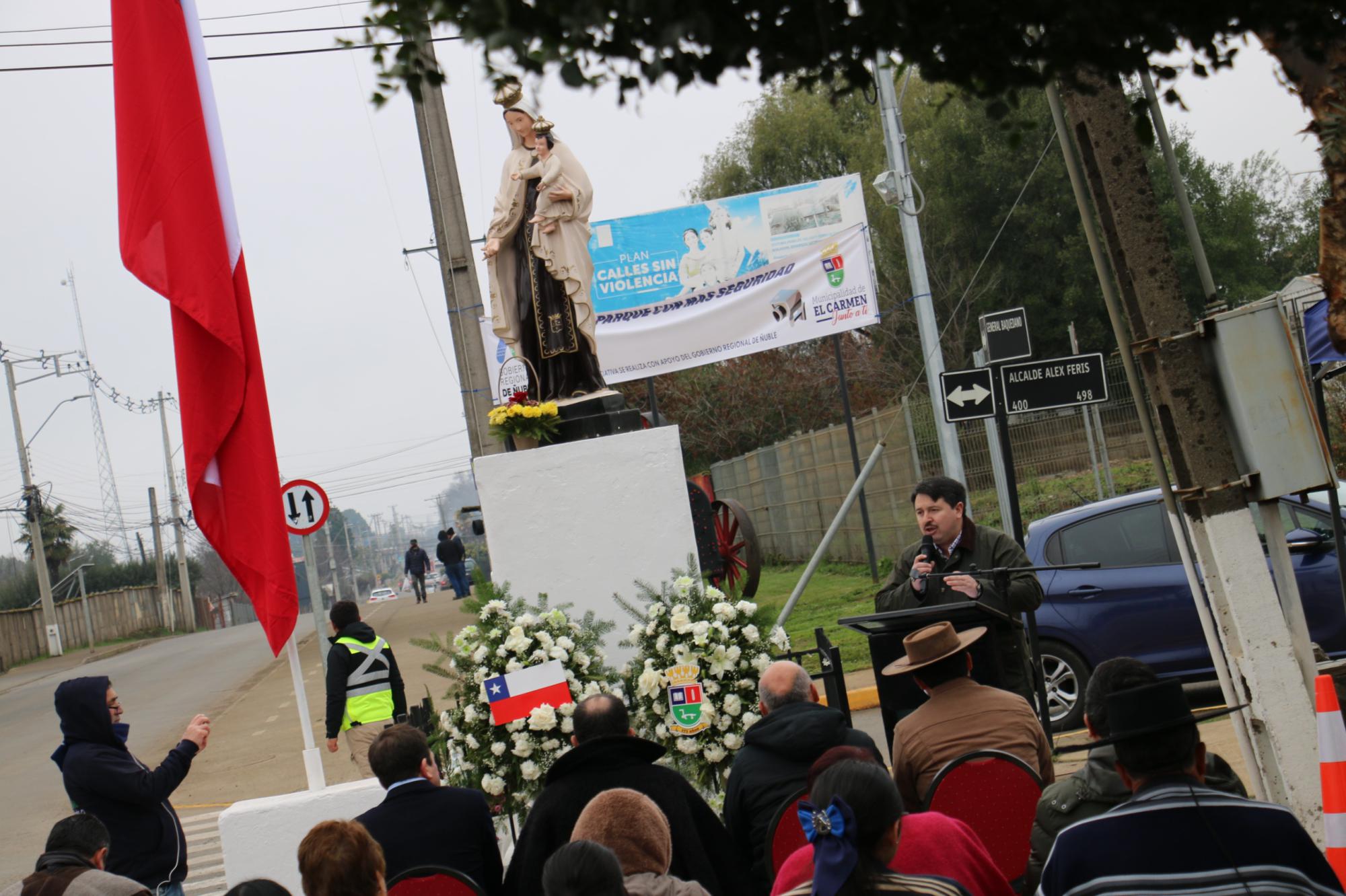 El Carmen inicia su mes aniversario con tradicional ofrenda floral a la Virgen