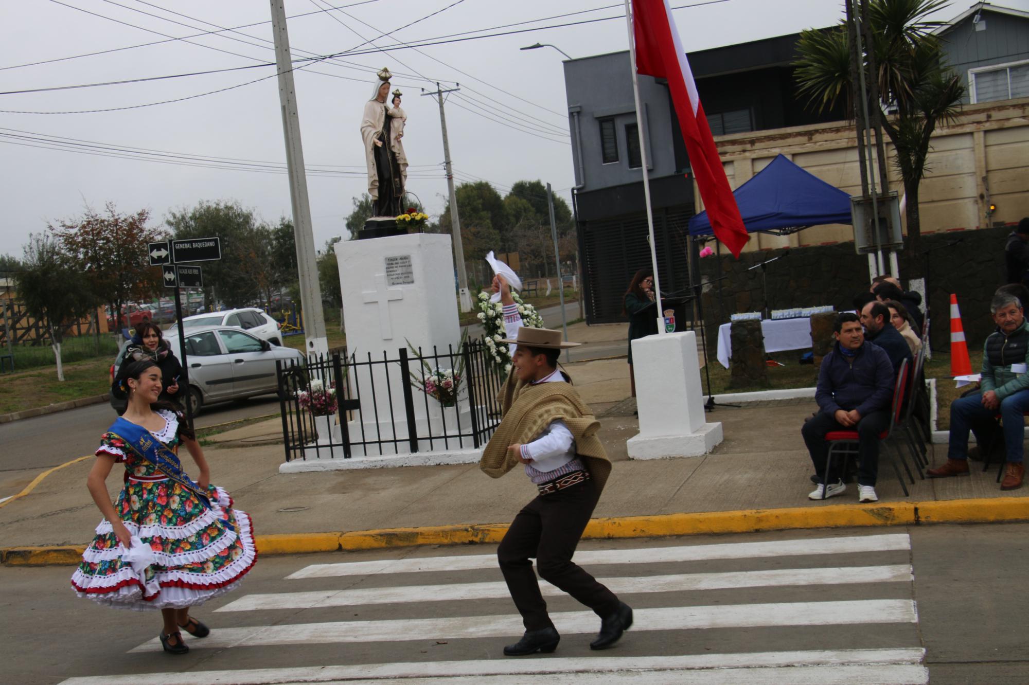 El Carmen inicia su mes aniversario con tradicional ofrenda floral a la Virgen