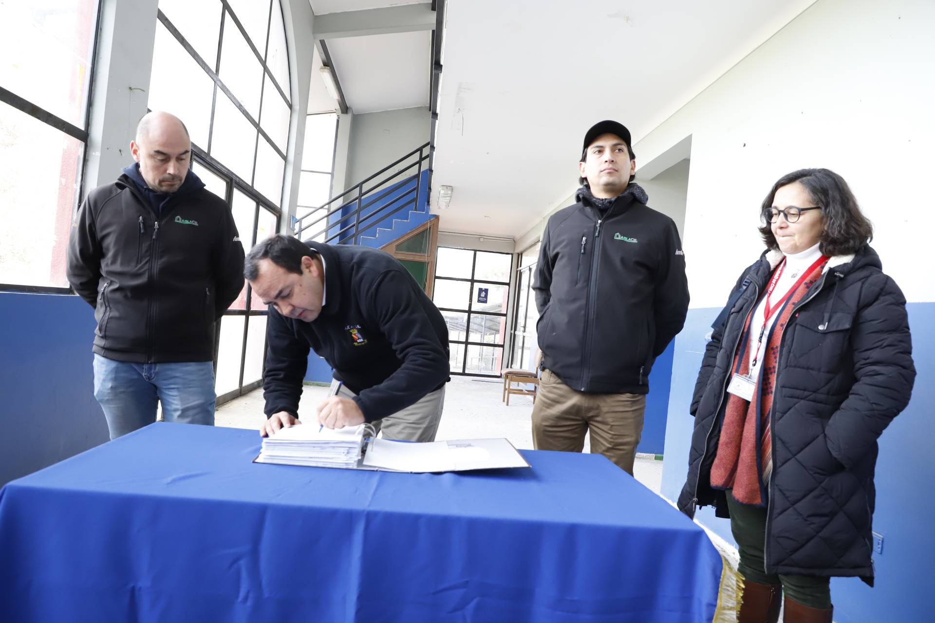 Empresa a cargo de conservación de escuela de Rucapequén inicia obras de mejora