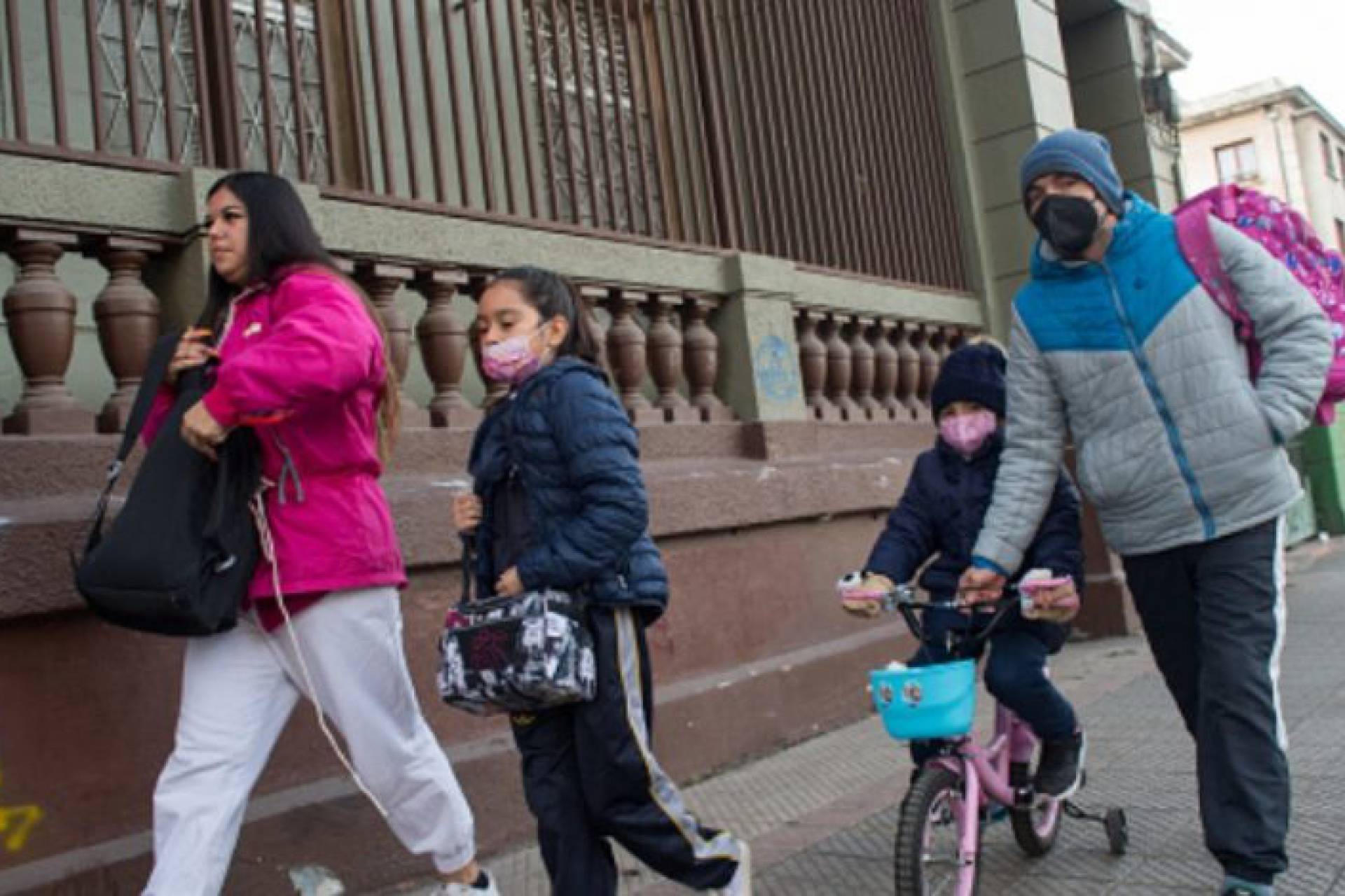 Cómo proteger a tus hijos de enfermedades respiratorias en este regreso a clases
