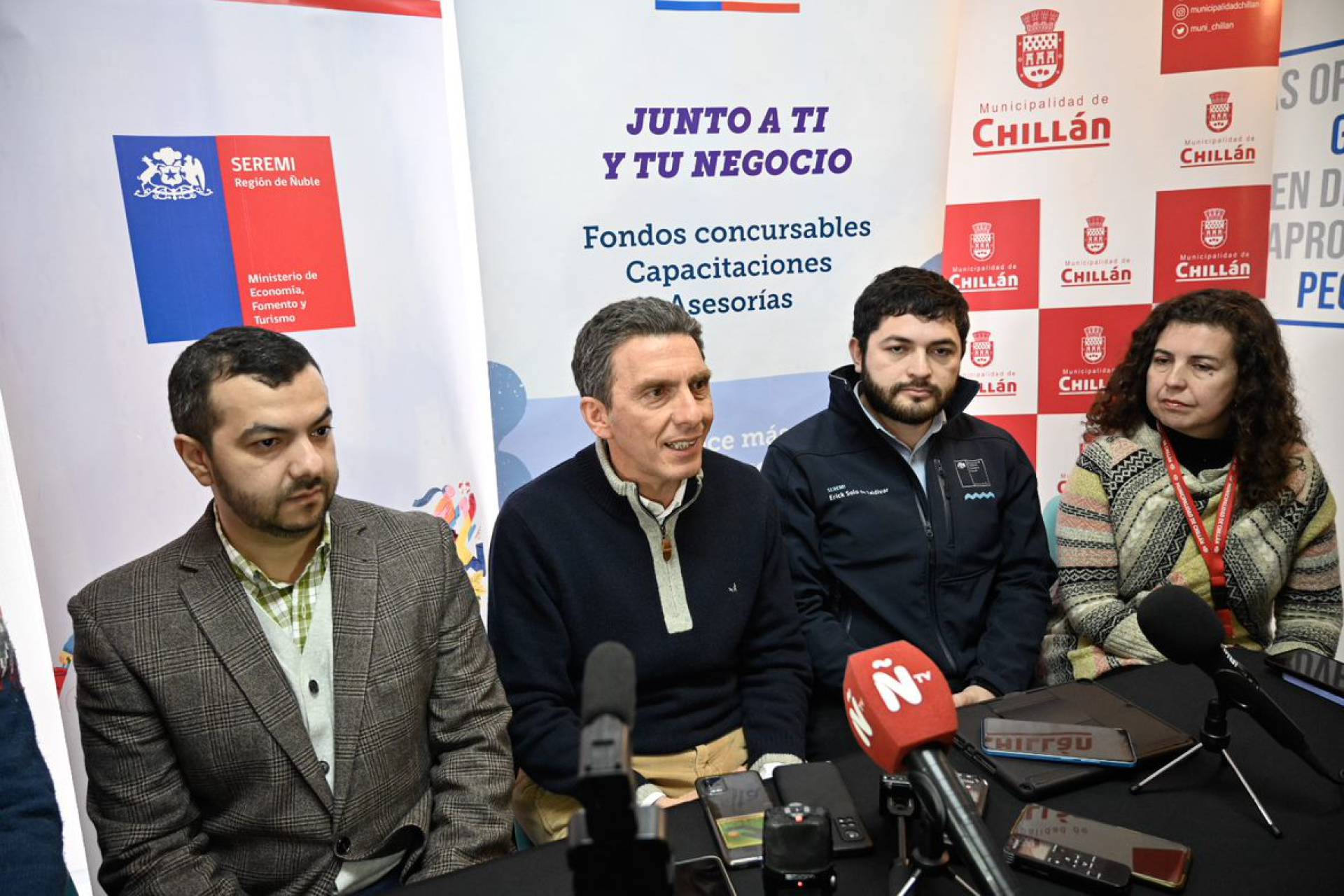 En dependencias del Centro de Negocios de Sercotec oficializaron convenio para instalación de cámaras de seguridad en Av. Argentina