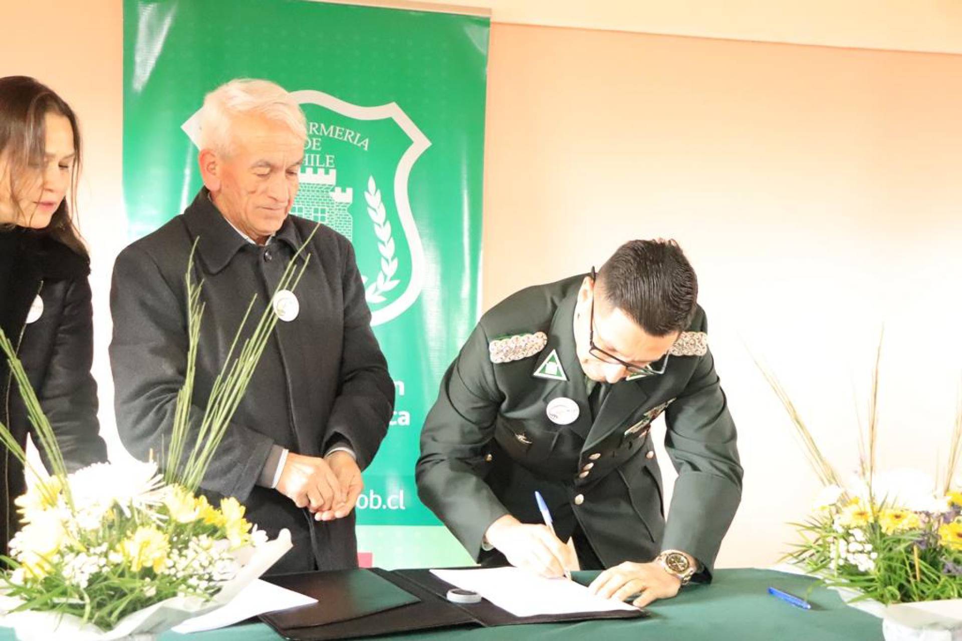 Gendarmería y municipalidad de Yungay firman ampliación de comodato por 30 años para funcionamiento del CET en Yungay